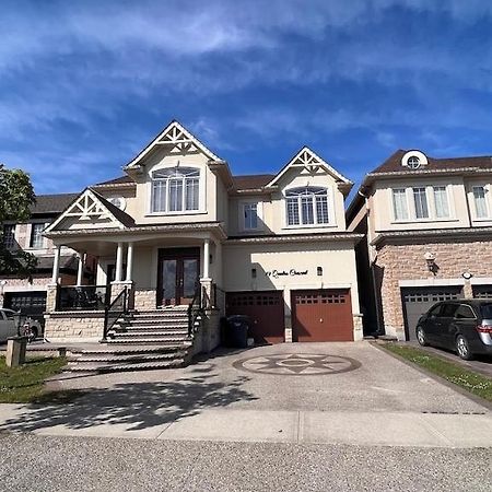 Spacious Detached In Brampton Esterno foto