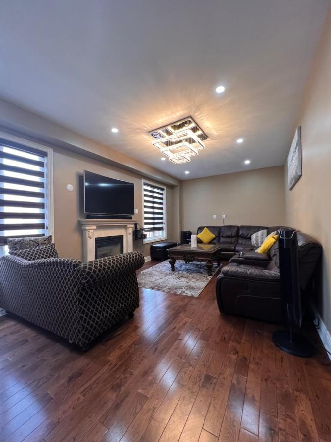 Spacious Detached In Brampton Esterno foto