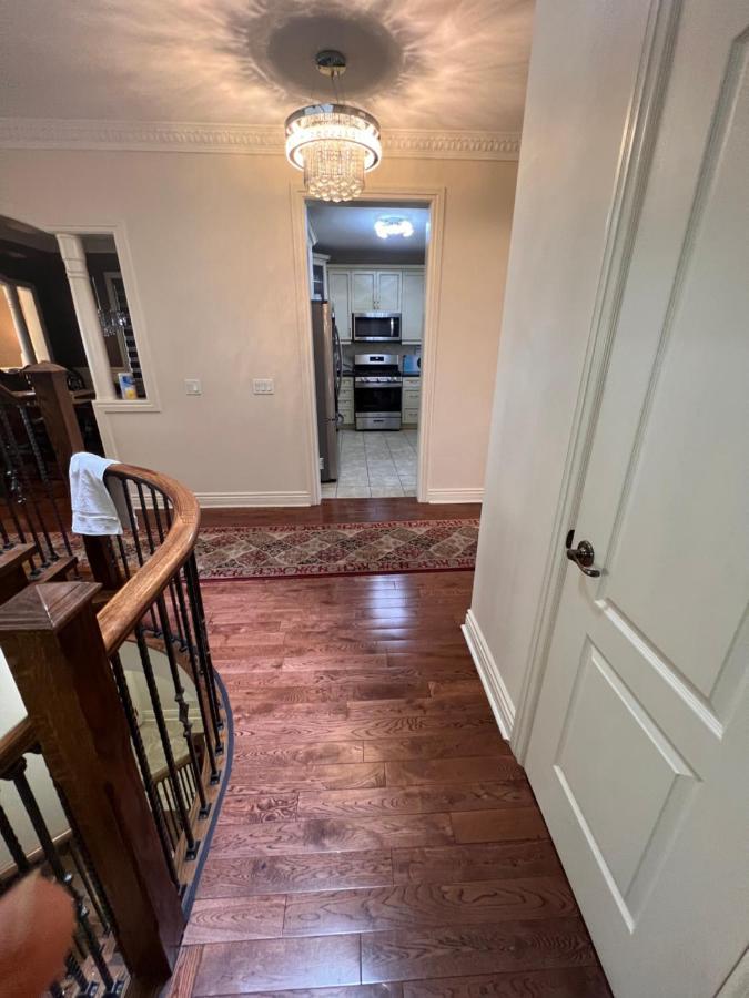 Spacious Detached In Brampton Esterno foto