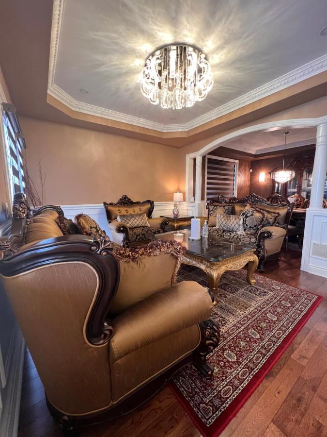 Spacious Detached In Brampton Esterno foto