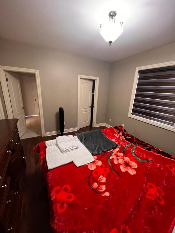 Spacious Detached In Brampton Esterno foto