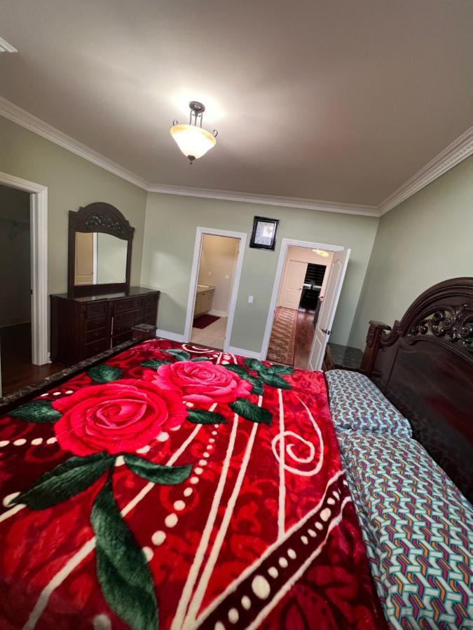 Spacious Detached In Brampton Esterno foto