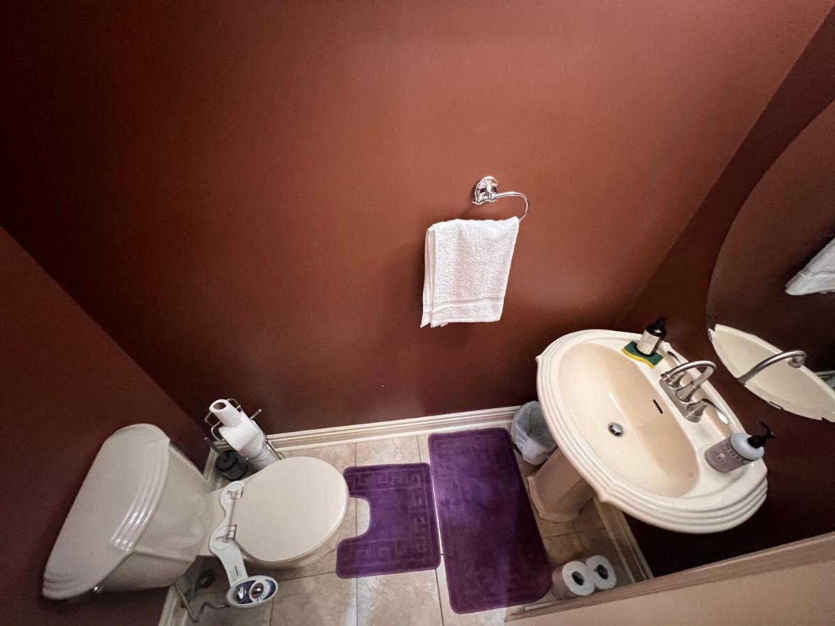 Spacious Detached In Brampton Esterno foto