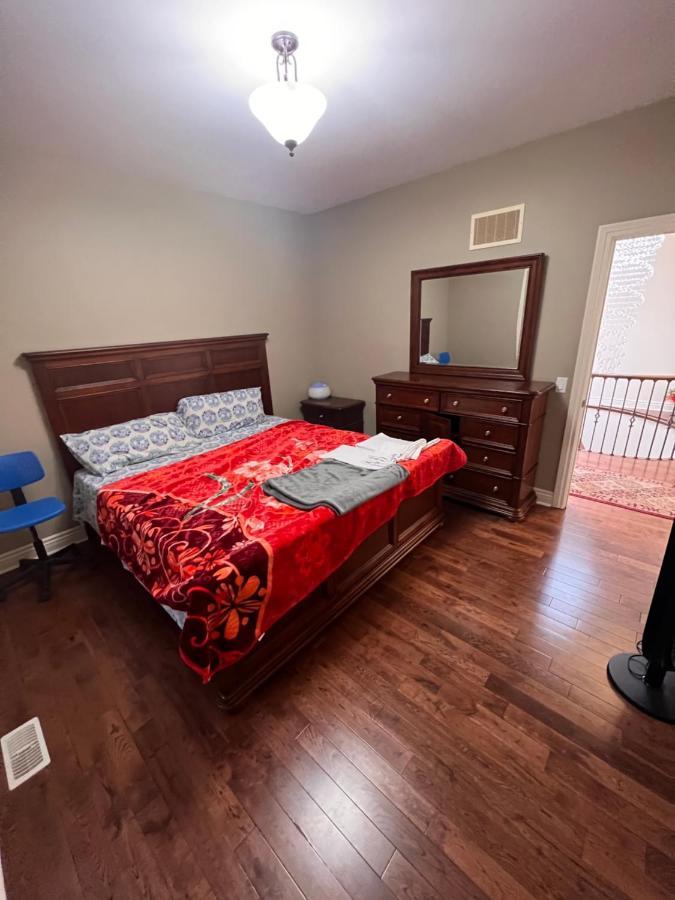 Spacious Detached In Brampton Esterno foto