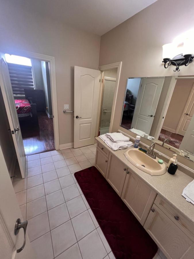 Spacious Detached In Brampton Esterno foto