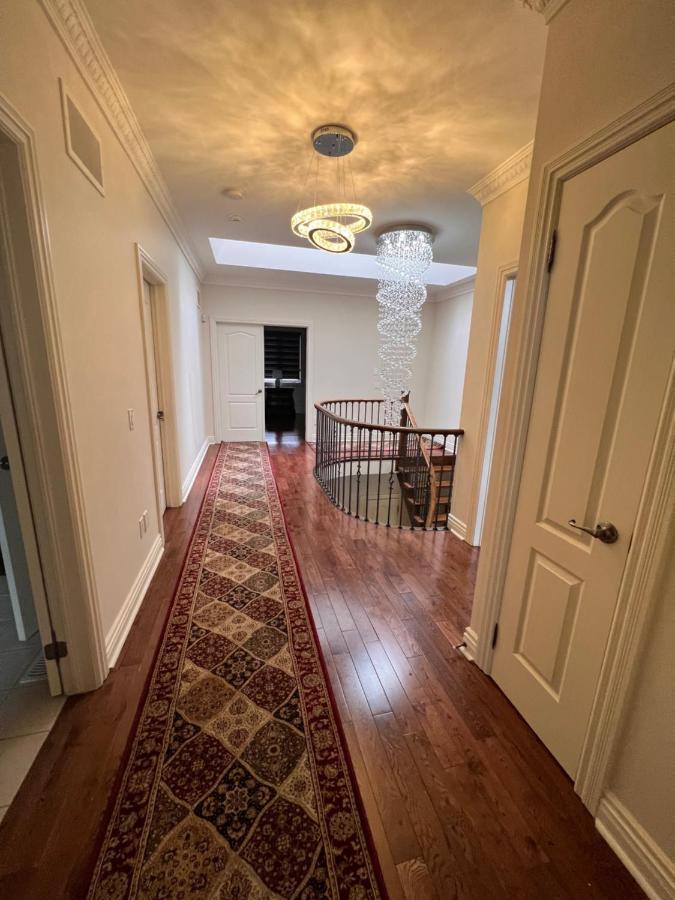 Spacious Detached In Brampton Esterno foto