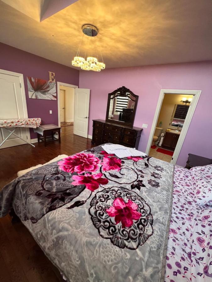 Spacious Detached In Brampton Esterno foto