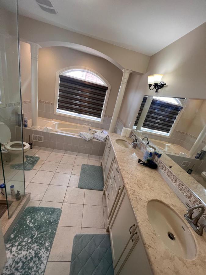 Spacious Detached In Brampton Esterno foto