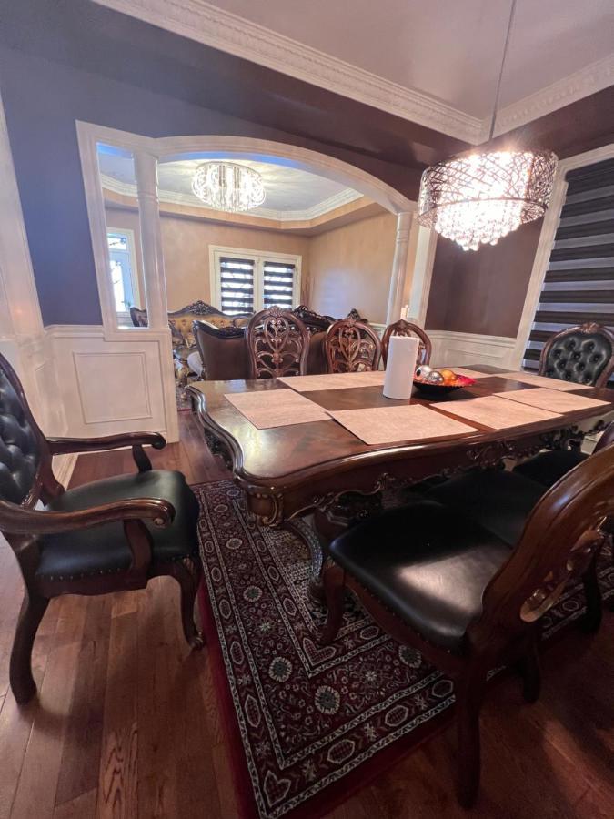 Spacious Detached In Brampton Esterno foto